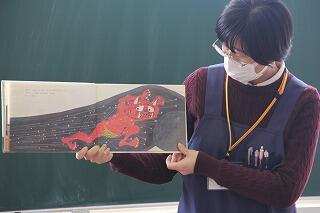 読み聞かせのようす