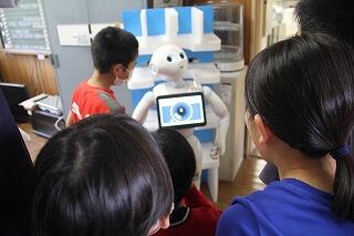 ペッパーくんと子どもたち