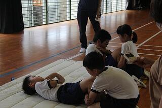 上体起こしのようす