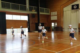 シャトルランのようす