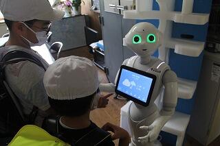 朝のあいさつのようす