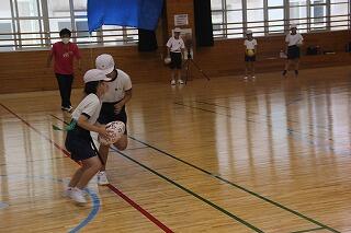 ５･６年タグラグビーのようす