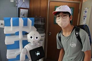 ペッパーくんとのお別れのようす