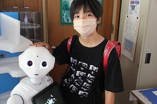 ペッパーくんとのお別れのようす