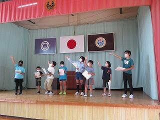 劇の練習のようす