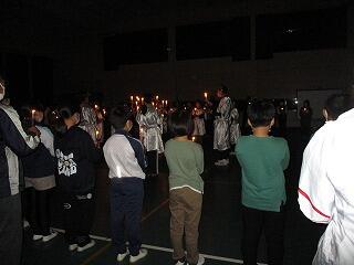 キャンドルの集いのようす