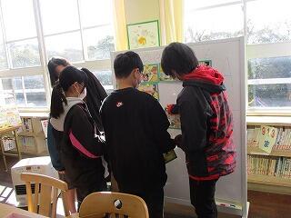 読み聞かせのようす