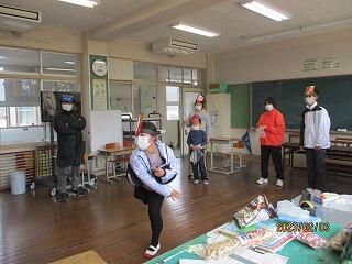 豆まきのようす