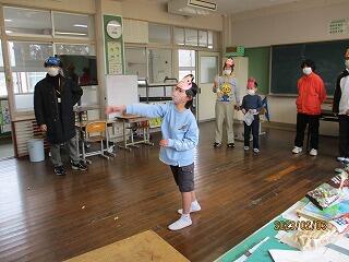 豆まきのようす