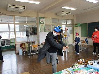 豆まきのようす