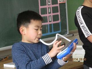 鍵盤ハーモニカの演奏