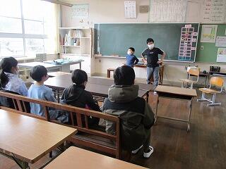 早口言葉の発表のようす