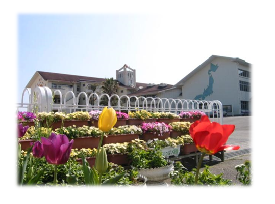 学校の風景　正門から