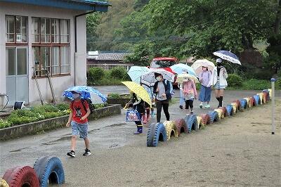 今日の給食は、なにかなぁ