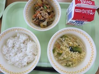 給食の画像