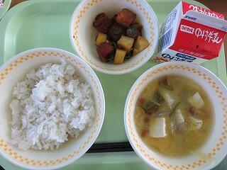 給食の画像