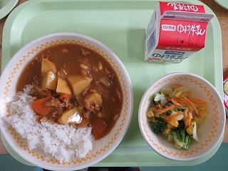給食の画像
