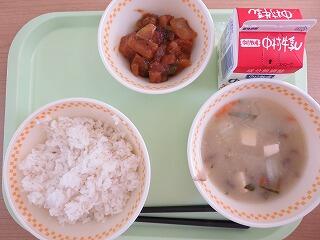 給食の画像