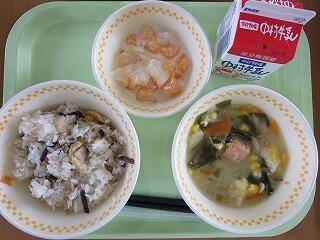 給食の画像