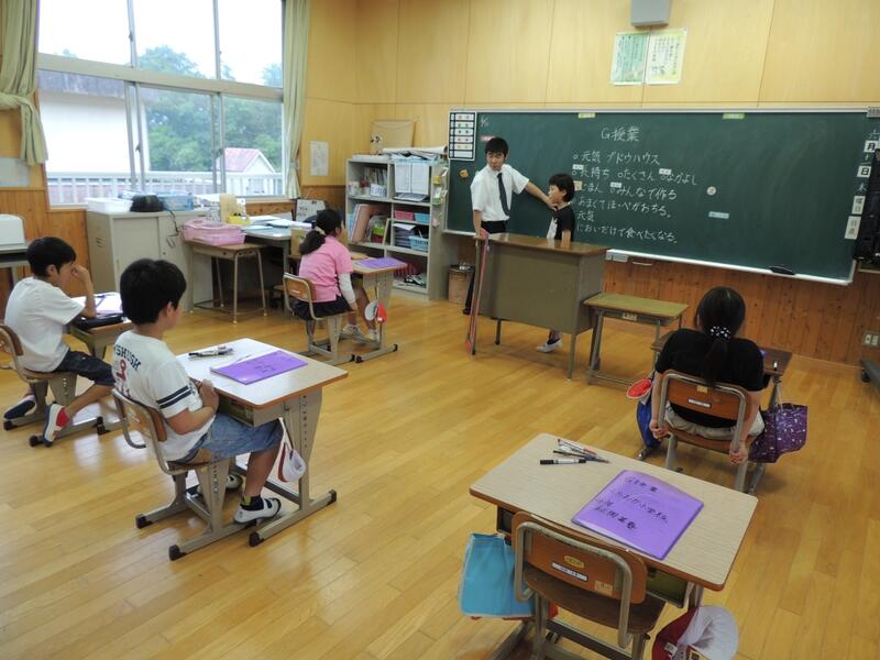 ブドウ色のファイル