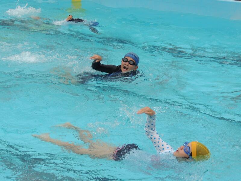 プール納会1 プール納会1