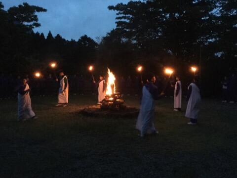 キャンプファイヤー