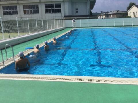 水泳の授業のようす