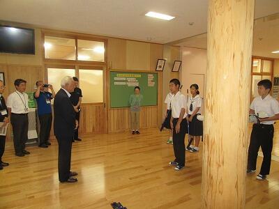 清掃用具をいただきました