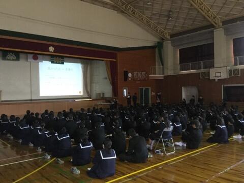 生徒集会のようす