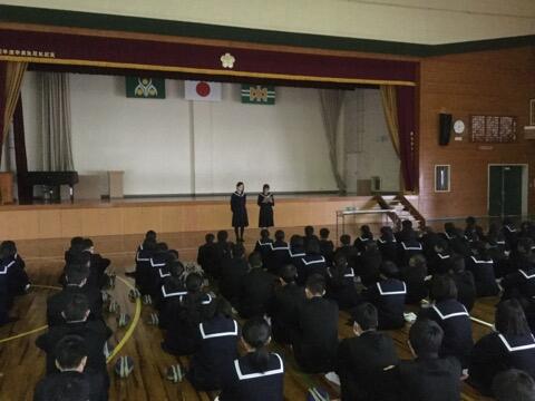 生徒集会のようす