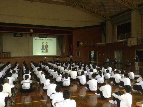 生徒集会のようす
