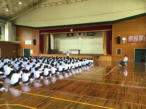 登校日のようす