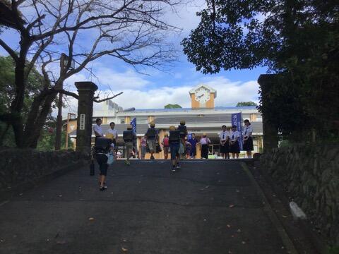 小学校でのあいさつ運動