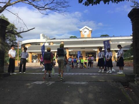 小学校でのあいさつ運動