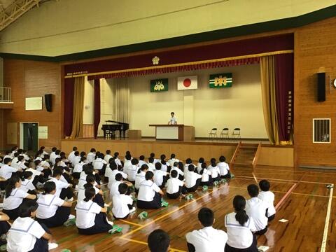 始業式のようす