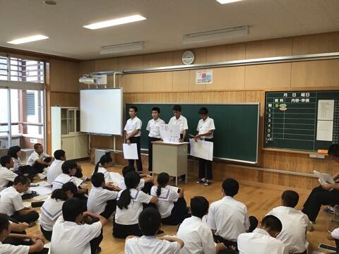 てるはの時間の発表のようす（２年生）