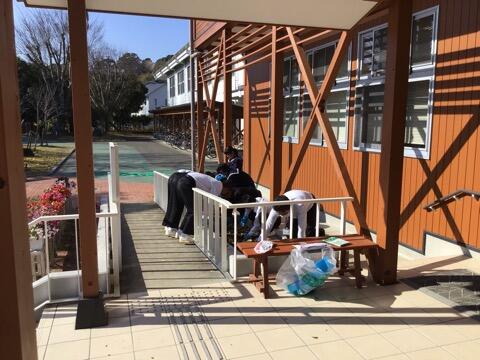 花植えのボランティア