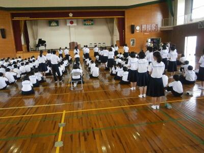 満点テストの表彰の様子