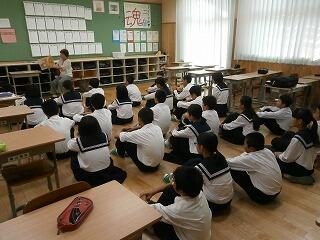 読み語りのようす　２