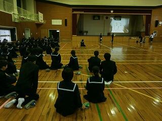 生徒集会のようす１