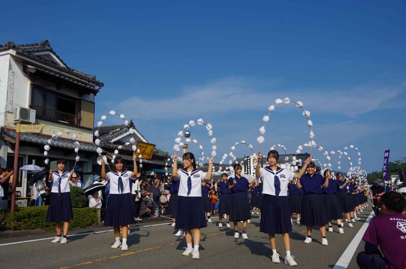 飫肥中女子伝統のダンス「小米桜」（飫肥城下まつり）