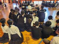 スクールワイドＰＢＳをテーマとしたディベートの様子