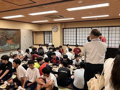 ホテル飯田での夕食の様子です