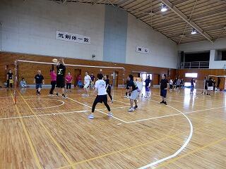 ミニバレーの様子 ミニバレーの様子