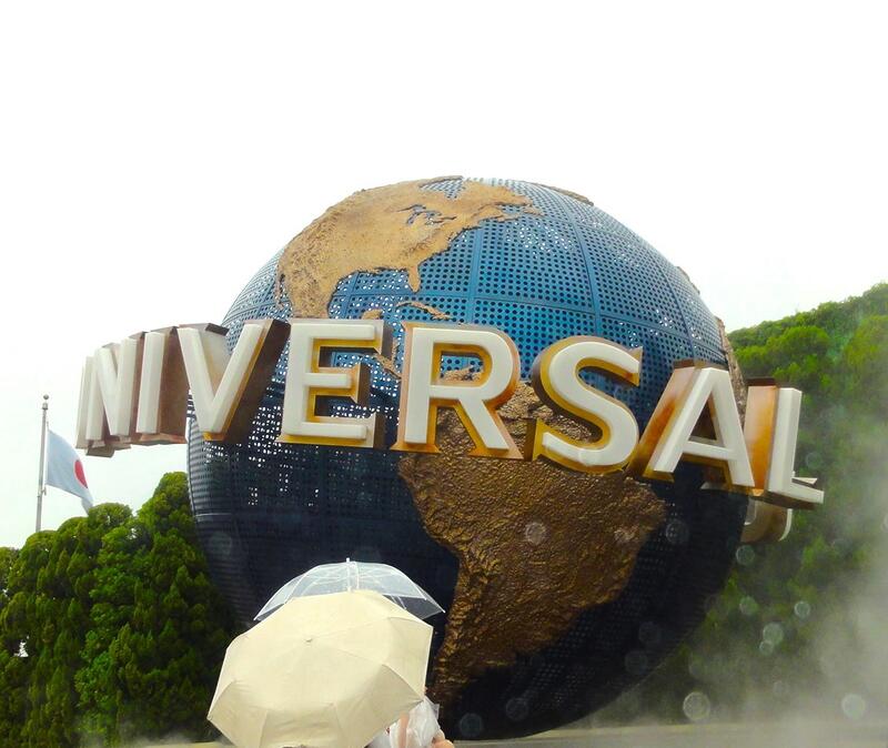 USJ　エントランスの地球儀