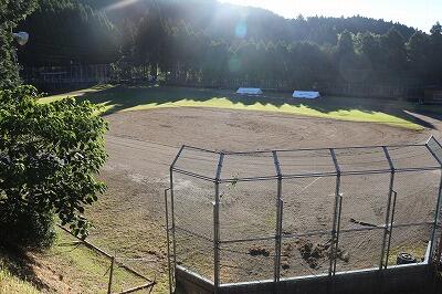 バックネットからの西岳中 バックネットからの西岳中