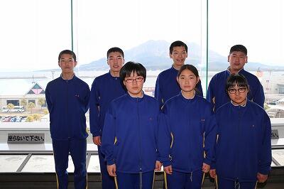 桜島をバックに記念撮影 桜島をバックに記念撮影