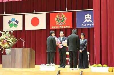 涙の花束贈呈 涙の花束贈呈