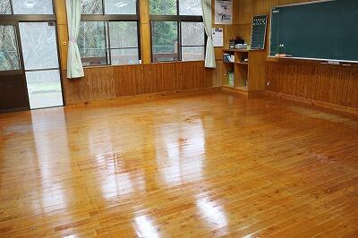 学習室ワックスがけ完了 学習室ワックスがけ完了
