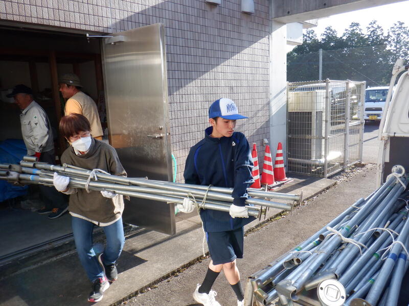 前日準備(テント設営１)